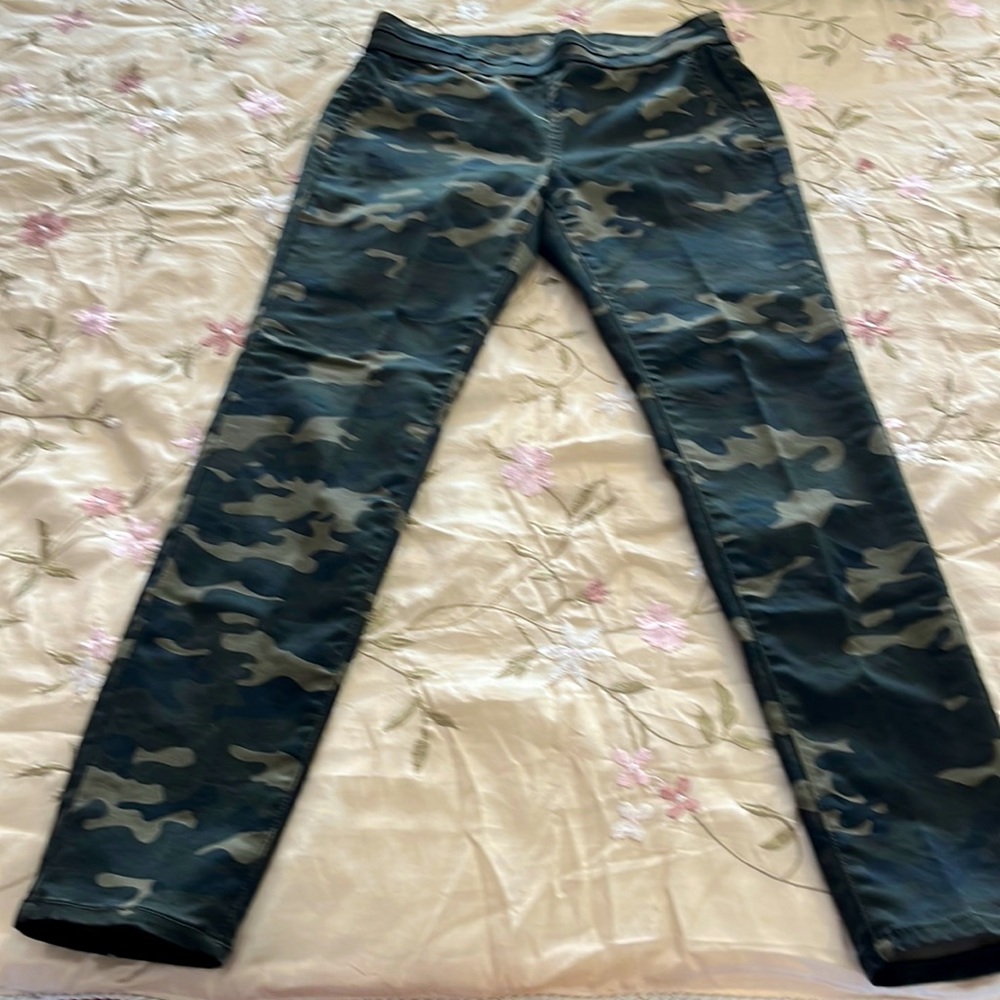 New York & Company Skinny Cropped Pant